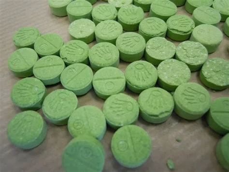 neongelbe rolex pille|Batch of ‘Green Rolex’ pills linked to deaths ‘kill users by .